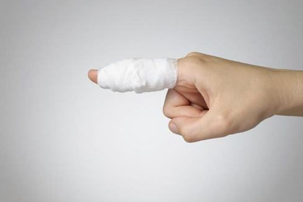 Cách sơ cứu để giảm tình trạng đau đớn khi bị gãy xương ngón tay - Phòng khám La Văn Lường
